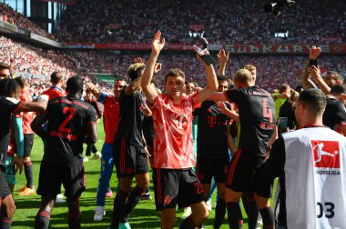 COLOGNE, Almanya - 27 Mayıs 2023: Bundesliga 1 'in futbol maçı. FC Koeln, FC Bayern Münih 'e karşı. Rhein Enerji Stadyumunda