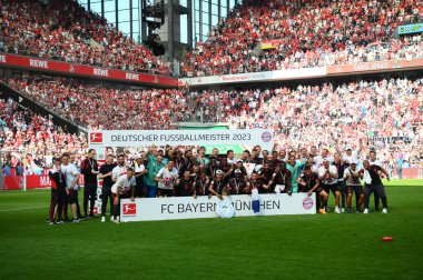 COLOGNE, Almanya - 27 Mayıs 2023: Bayern Şampiyonları. Bundesliga 1 'in futbol maçı. FC Koeln, FC Bayern Münih 'e karşı. Rhein Enerji Stadyumunda