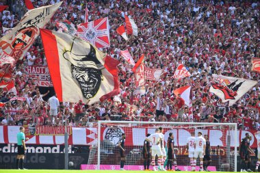 COLOGNE, Almanya - 27 Mayıs 2023: Bundesliga 1 'in futbol maçı. FC Koeln, FC Bayern Münih 'e karşı. Rhein Enerji Stadyumunda