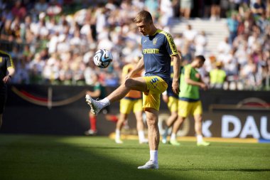 BREmen, Almanya - 12 Haziran 2023: Serhiy Sydorchuk. Dost futbol maçı Almanya - Weser Stadyumu 'nda Ukrayna