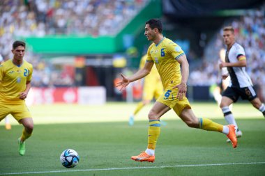 BREmen, Almanya - 12 Haziran 2023 Taras Stepanenko. Dost futbol maçı Almanya - Weser Stadyumu 'nda Ukrayna