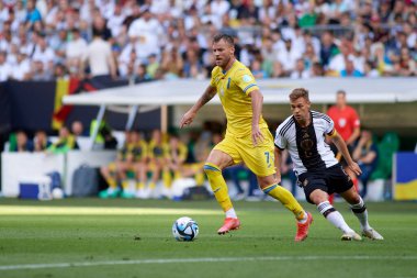 BREMEN, GERMANY - 12 Haziran 2023: Joshua Kimmich, Andriy Yarmolenko (kaptan), Almanya - Weser Stadyumu 'nda Ukrayna