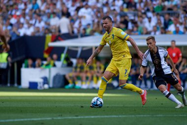 BREMEN, GERMANY - 12 Haziran 2023: Joshua Kimmich, Andriy Yarmolenko (kaptan), Almanya - Weser Stadyumu 'nda Ukrayna