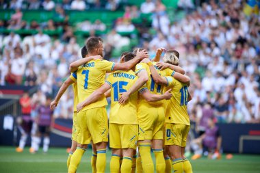 BREMEN, GERMANY - 12 Haziran 2023: Dost futbol maçı Almanya - Weser Stadyumu 'nda Ukrayna