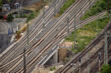 Köln, Almanya - 29 Haziran 2023: Köln Demiryolu 'nun güzel hava manzarası