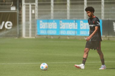LEVERKUSEN, ALMANY - 11.07.23: Bayarena 'da sezon öncesi antrenman FC Bayer 04 Leverkusen