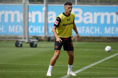 LEVERKUSEN, ALMANY - 18.07.23: Granit Xhaka. Bayarena 'da sezon öncesi antrenman FC Bayer 04 Leverkusen