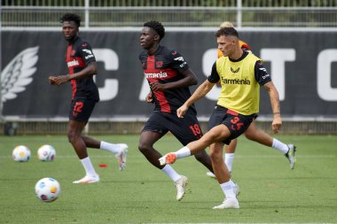 LEVERKUSEN, GERMANY - 18.07.23: Bayarena 'da sezon öncesi antrenman FC Bayer 04 Leverkusen