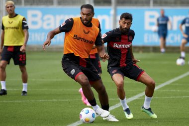 LEVERKUSEN, ALMANY - 18.07.23: Jonathan Tah. Bayarena 'da sezon öncesi antrenman FC Bayer 04 Leverkusen
