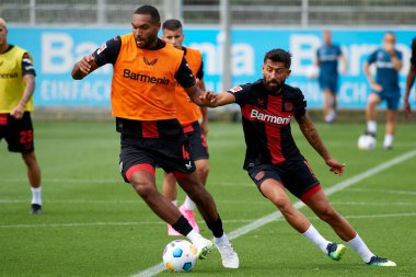 LEVERKUSEN, ALMANY - 18.07.23: Jonathan Tah. Bayarena 'da sezon öncesi antrenman FC Bayer 04 Leverkusen