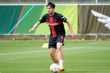 LEVERKUSEN, ALMANY - 18.07.23: Sardar Azmoun. Bayarena 'da sezon öncesi antrenman FC Bayer 04 Leverkusen