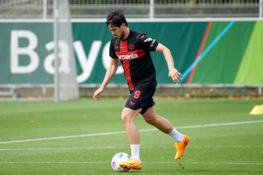 LEVERKUSEN, ALMANY - 18.07.23: Sardar Azmoun. Bayarena 'da sezon öncesi antrenman FC Bayer 04 Leverkusen