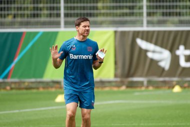 LEVERKUSEN, ALMANY - 11.07.23: Xabi Alonso. Bayarena 'da sezon öncesi antrenman FC Bayer 04 Leverkusen