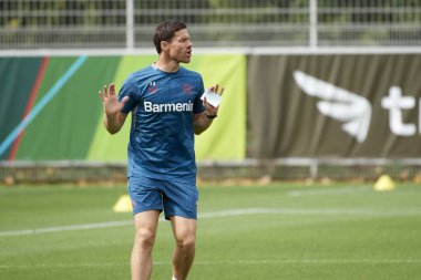 LEVERKUSEN, ALMANY - 11.07.23: Xabi Alonso. Bayarena 'da sezon öncesi antrenman FC Bayer 04 Leverkusen