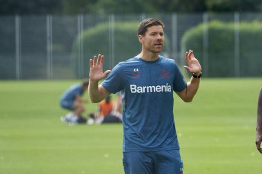 LEVERKUSEN, ALMANY - 11.07.23: Xabi Alonso. Bayarena 'da sezon öncesi antrenman FC Bayer 04 Leverkusen
