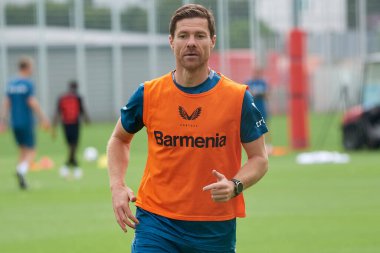 LEVERKUSEN, ALMANY - 11.07.23: Xabi Alonso. Bayarena 'da sezon öncesi antrenman FC Bayer 04 Leverkusen