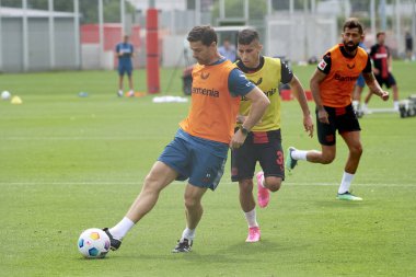 LEVERKUSEN, ALMANY - 11.07.23: Xabi Alonso. Bayarena 'da sezon öncesi antrenman FC Bayer 04 Leverkusen