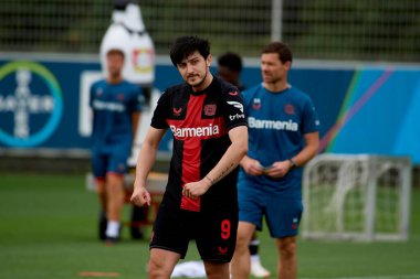 LEVERKUSEN, ALMANY - 18.07.23: Sardar Azmoun. Bayarena 'da sezon öncesi antrenman FC Bayer 04 Leverkusen