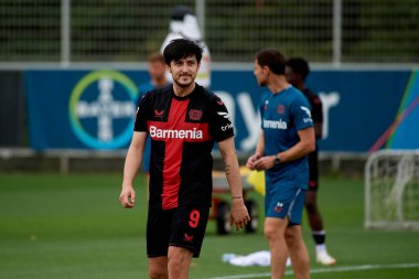 LEVERKUSEN, ALMANY - 18.07.23: Sardar Azmoun. Bayarena 'da sezon öncesi antrenman FC Bayer 04 Leverkusen