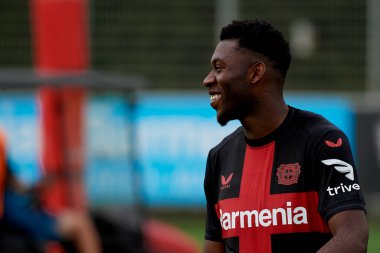 LEVERKUSEN, ALMANY - 18.07.23 Timothy Fosu-Mensah. Bayarena 'da sezon öncesi antrenman FC Bayer 04 Leverkusen