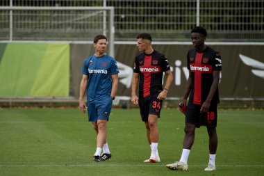 LEVERKUSEN, GERMANY - 18.07.23: Bayarena 'da sezon öncesi antrenman FC Bayer 04 Leverkusen