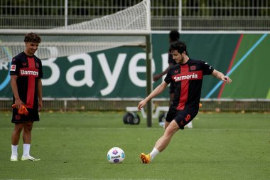 LEVERKUSEN, ALMANY - 18.07.23: Sardar Azmoun. Bayarena 'da sezon öncesi antrenman FC Bayer 04 Leverkusen