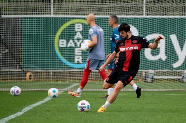LEVERKUSEN, ALMANY - 18.07.23: Sardar Azmoun. Bayarena 'da sezon öncesi antrenman FC Bayer 04 Leverkusen
