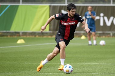 LEVERKUSEN, ALMANY - 18.07.23: Sardar Azmoun. Bayarena 'da sezon öncesi antrenman FC Bayer 04 Leverkusen