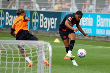 LEVERKUSEN, ALMANY - 18.07.23: Bayarena 'da sezon öncesi antrenman FC Bayer 04 Leverkusen