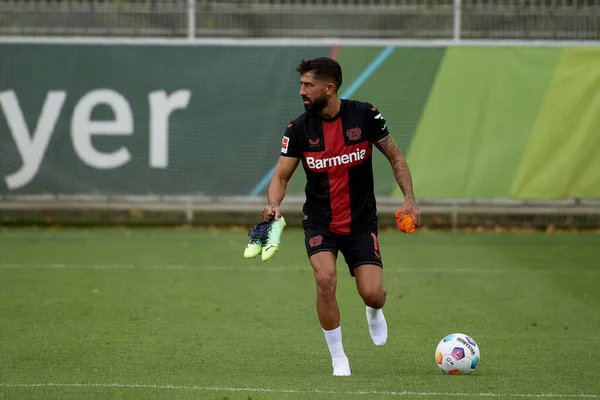 LEVERKUSEN, ALMANY - 18.07.23: Kerem Demirbay. Bayarena 'da sezon öncesi antrenman FC Bayer 04 Leverkusen