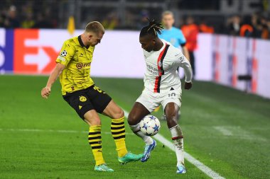 DORTMUND, ALMANY - 04.10.23 Rafael Leao. Maç UEFA Şampiyonlar Ligi Borussia Dortmund 'a karşı SIGNAL IDUNA PARK' ta AC Milan