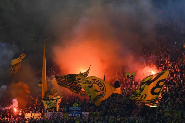 Dortmund Alemanha Partida Uefa Champion League Borussia Dortmund Milan Signal — Fotografia de Stock