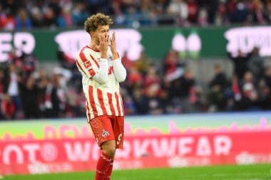 COLOGNE, ALMANY - 4 Kasım 2023: Luca Waldschmidt, Bundesliga 1 'in futbol maçı. FC Koeln, FC Augsburg 'a karşı Rhein Enerji Stadyumu' nda
