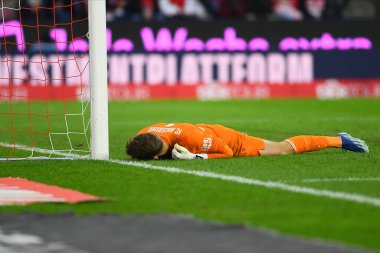 COLOGNE, Almanya - 4 Kasım 2023: Finn Dahmen, Bundesliga 1 'in futbol maçı. FC Koeln, FC Augsburg 'a karşı Rhein Enerji Stadyumu' nda