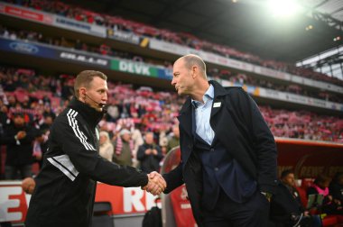 Jess Thorup, Bundesliga 1 'in 4 Kasım 2023' teki futbol karşılaşması. FC Koeln, FC Augsburg 'a karşı Rhein Enerji Stadyumu' nda