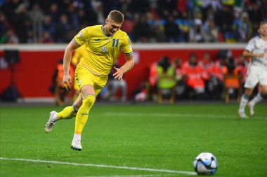 LEVERKUSEN, GERMANY - 20 Kasım 2023: Artem Dovbyk, UEFA EURO 2024 Futbol karşılaşması Kalifiye Ukrayna ile İtalya Bayarena karşılaşması