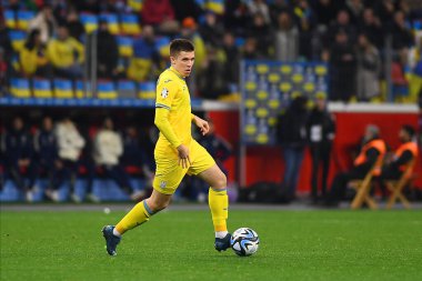 LEVERKUSEN, GERMANY - 20 Kasım 2023: Oleksandr Pikhalyonok, UEFA EURO 2024 Futbol karşılaşması Kalifiye Ukrayna, Bayena 'da İtalya' ya karşı