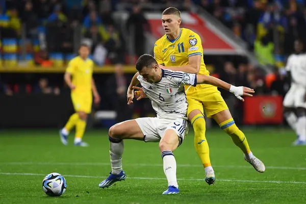 LEVERKUSEN, GERMANY - 20 Kasım 2023: Artem Dovbyk, UEFA EURO 2024 Futbol karşılaşması Kalifiye Ukrayna ile İtalya Bayarena karşılaşması