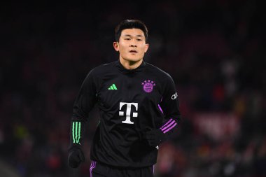 KOLOGNE, ALMANY - 24 Kasım 2023: Kim Min-jae, Bundesliga 1 'in futbol maçı. FC Koeln, FC Bayern Münih 'e karşı. Rhein Enerji Stadyumunda