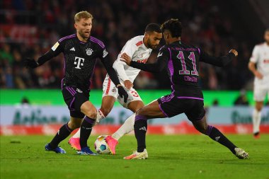 COLOGNE, ALMANY - 24 Kasım 2023: 1 numaralı Bundesliga futbol maçı. FC Koeln, FC Bayern Münih 'e karşı. Rhein Enerji Stadyumunda