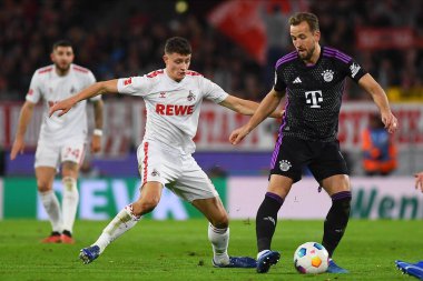 COLOGNE, ALMANY - 24 Kasım 2023: 1 numaralı Bundesliga futbol maçı. FC Koeln, FC Bayern Münih 'e karşı. Rhein Enerji Stadyumunda