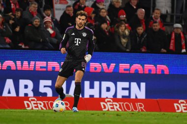 KOLOGNE, GERMANY - 24 Kasım 2023: Leon Goretzka, Bundesliga 1 'in futbol maçı. FC Koeln, FC Bayern Münih 'e karşı. Rhein Enerji Stadyumunda