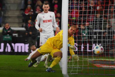 COLOGNE, ALMANY - 24 Kasım 2023: Marvin Schwaebe, Bundesliga 1 futbol maçı. FC Koeln, FC Bayern Münih 'e karşı. Rhein Enerji Stadyumunda