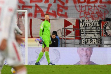 COLOGNE, ALMANY - 24 Kasım 2023: Manuel Neuer, Bundesliga 1 'in futbol maçı. FC Koeln, FC Bayern Münih 'e karşı. Rhein Enerji Stadyumunda