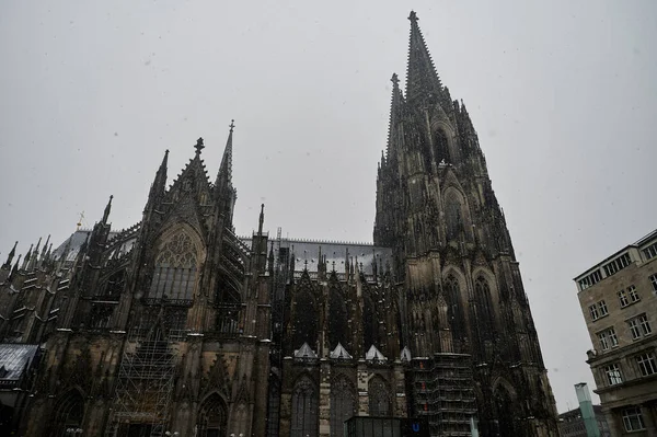 德国科隆大教堂2023年12月4日 城市降雪期间的科隆大教堂 — 图库照片