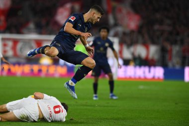 COLOGNE, Almanya - 10 ARALIK, 2023: 1. Bundesliga futbol maçı. FC Koeln, Rhein Energie Stadion 'da 1.FCV Mainz 05' e karşı.