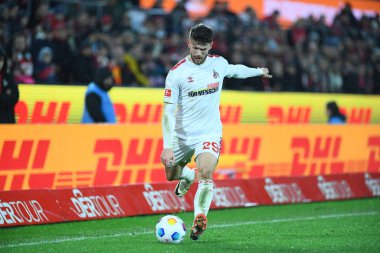 COLOGNE, Almanya - 10 ARALIK, 2023: 1. Bundesliga futbol maçı. FC Koeln, Rhein Energie Stadion 'da 1.FCV Mainz 05' e karşı.