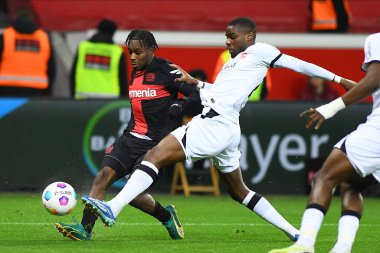 LEVERKUSEN, GERMANY - 17 ARALIK, 2023: Jeremie Frimpong, The Bundesliga maçı Bayer 04 Leverkusen-Eintracht Frankfurt Bayena 'da