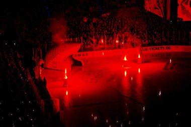 COLOGNE, ALMANY - 5 HAZİRAN, 2024: Penny DEL Koelner Haie 'nin hokey maçı - Lanxess Arena' da Red Bull Muenchen