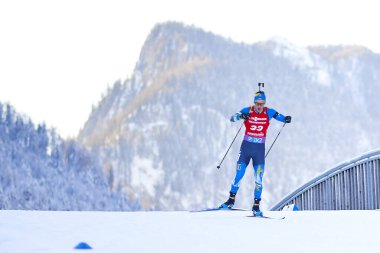 RUHPOLDING, Almanya - 13 HAZİRAN, 2024: DuDCHENKO Anton, Men sprint. Ruhpolding Biathlon Dünya Kupası 2024 Chiemgau Arena 'da